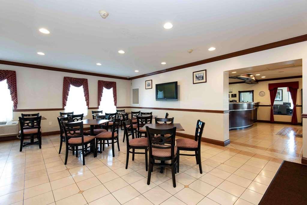 Quality Inn & Suites Quakertown-Allentown Restaurant photo