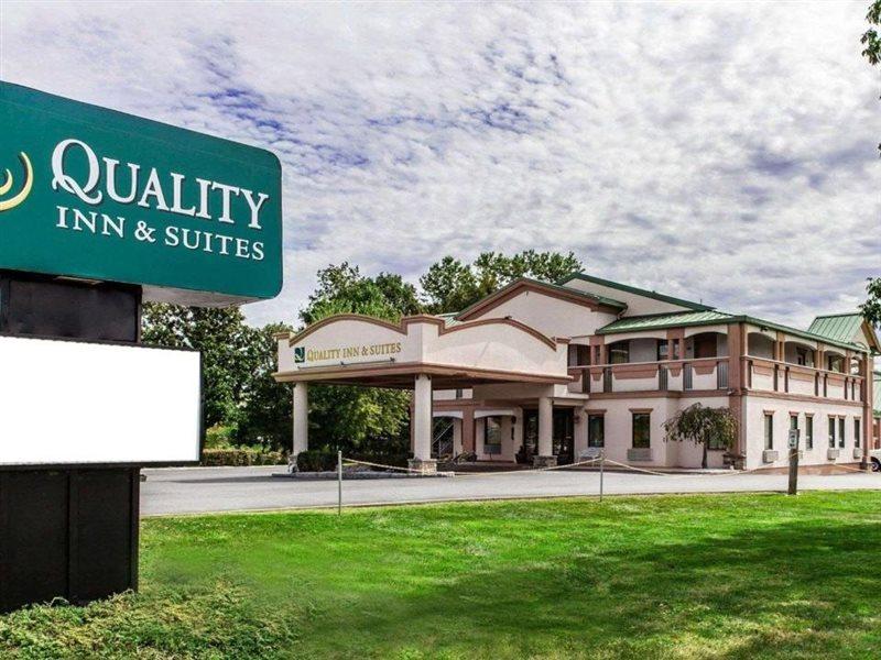 Quality Inn & Suites Quakertown-Allentown Exterior photo